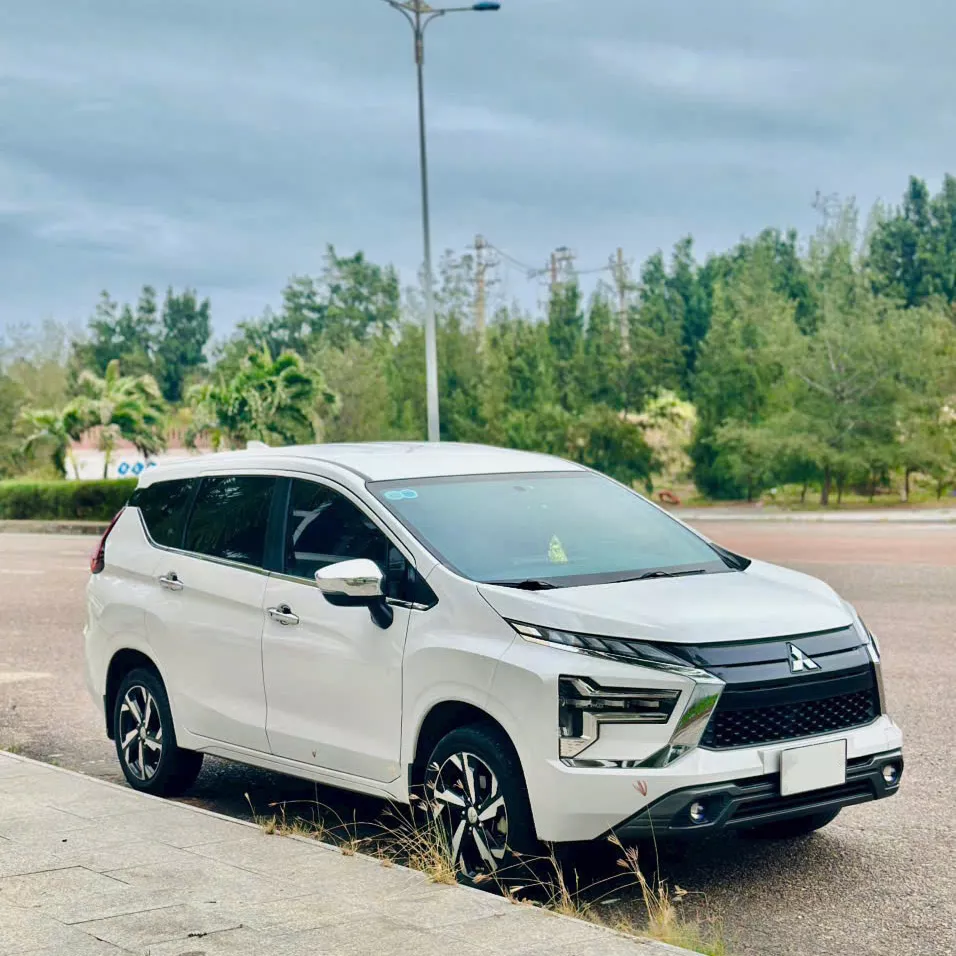 Xe 7 chỗ